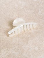 Pearlescent Shell-Shaped Hair Claw - Image 2
